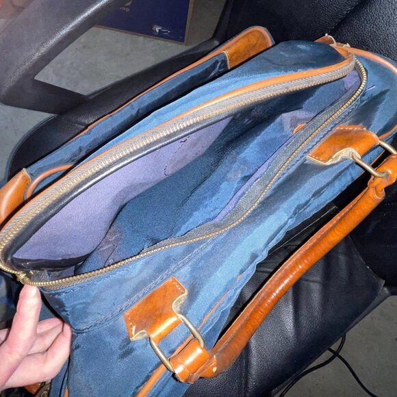 Vintage Overnight Bag canvas with leather trim navy and leather 17” x 11” - Picture 12 of 14